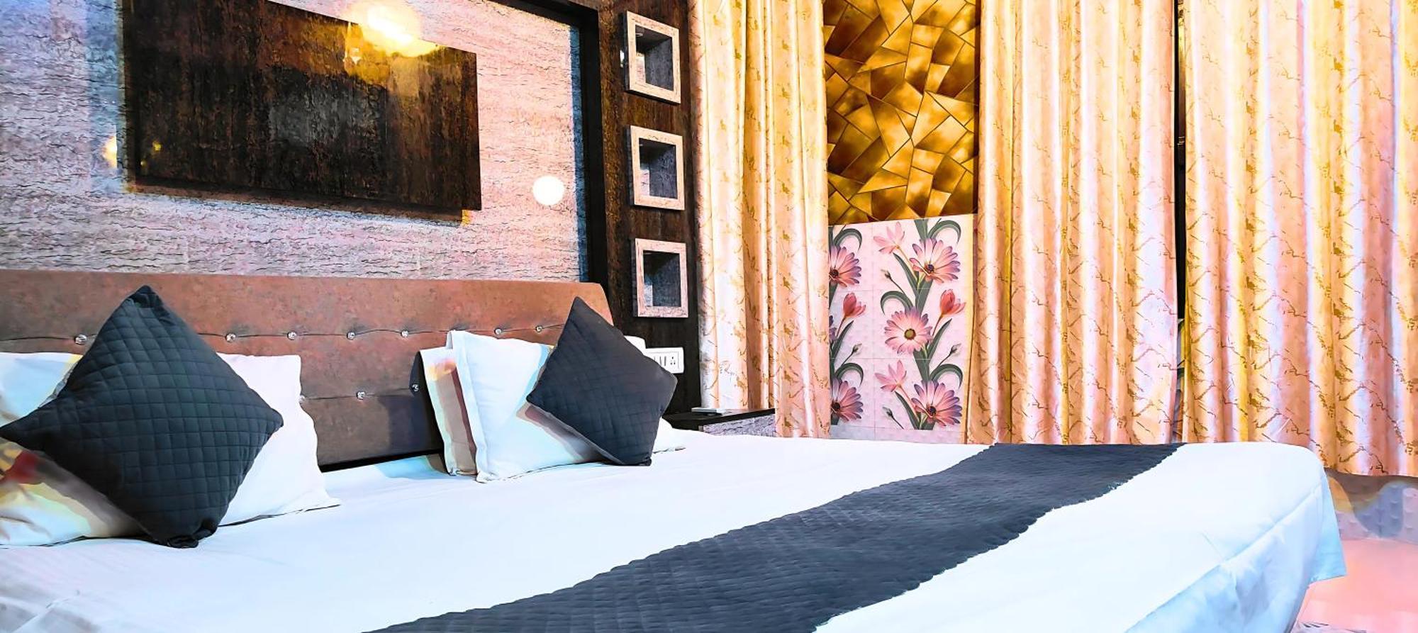 Ramayana Grand Hotel Ayodhya Esterno foto