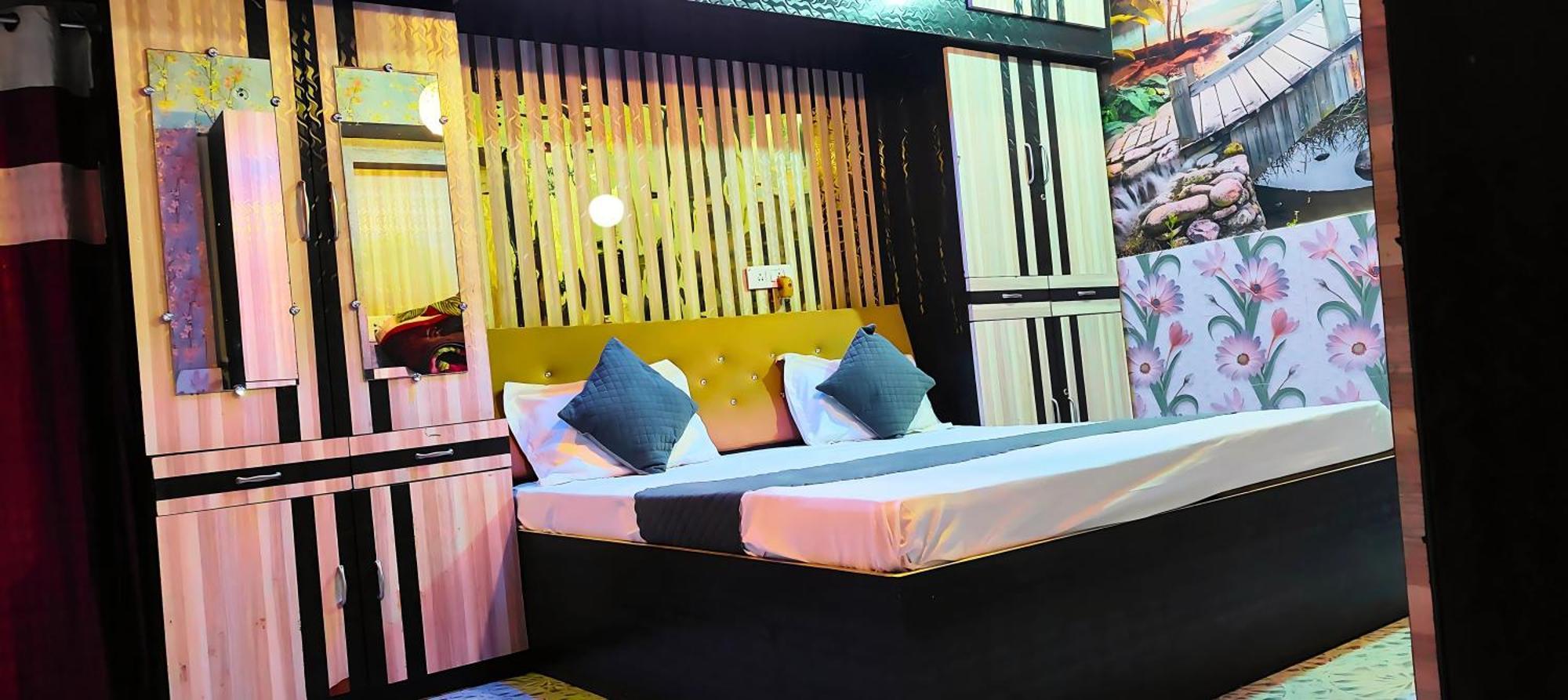 Ramayana Grand Hotel Ayodhya Esterno foto